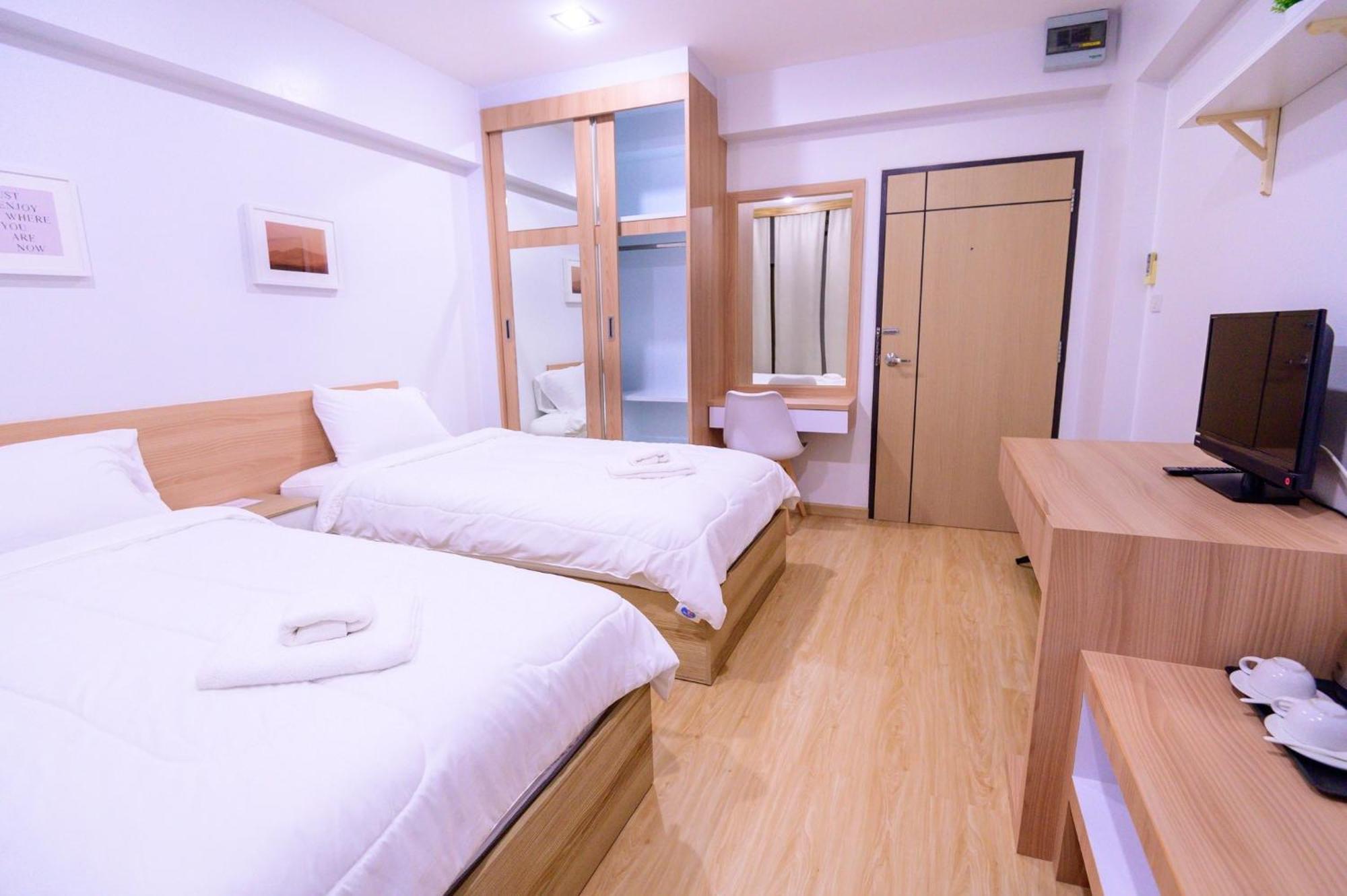 Creston Grand Hotel Suphan Buri Exterior photo