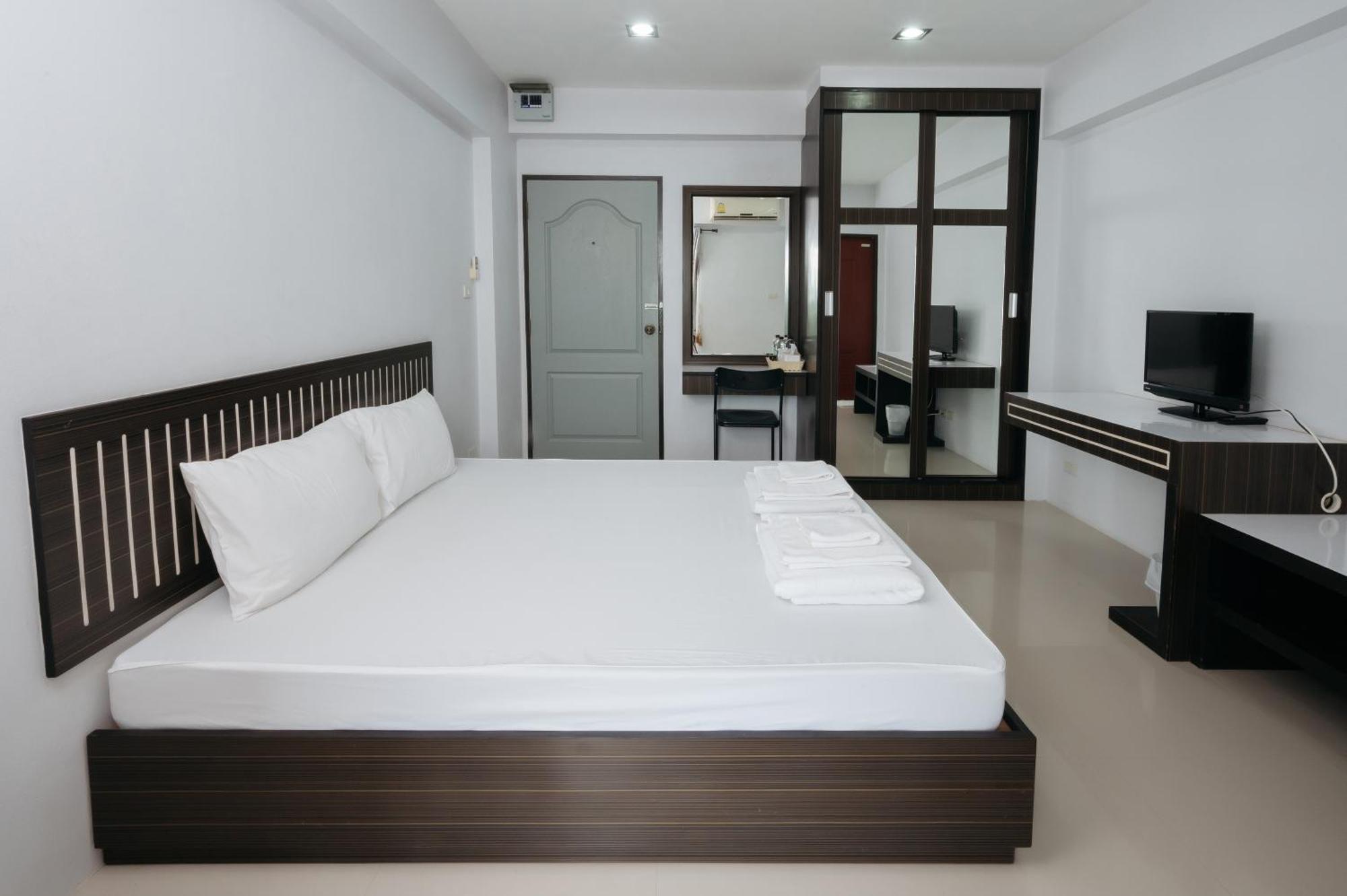 Creston Grand Hotel Suphan Buri Exterior photo