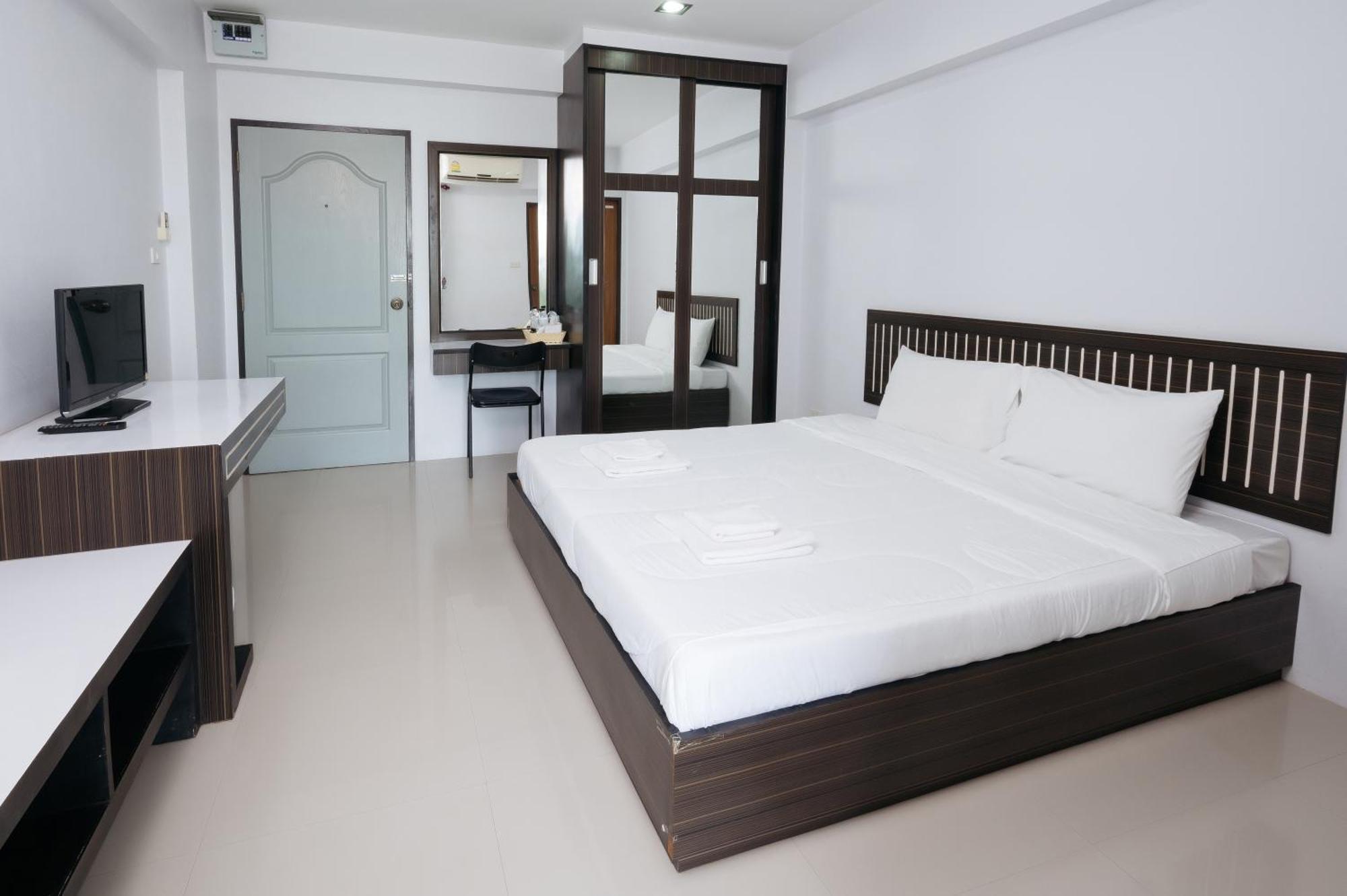 Creston Grand Hotel Suphan Buri Exterior photo